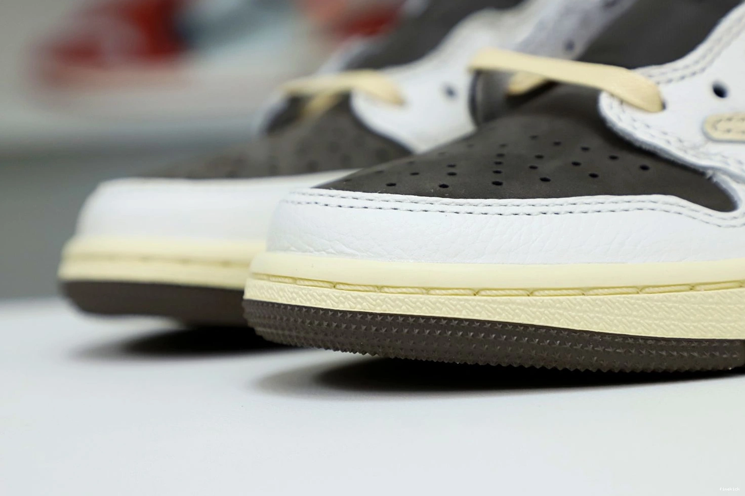 X TRAVIS 1 JORDAN OG AIR SCOTT REVERSE LOW MOCHA 1124